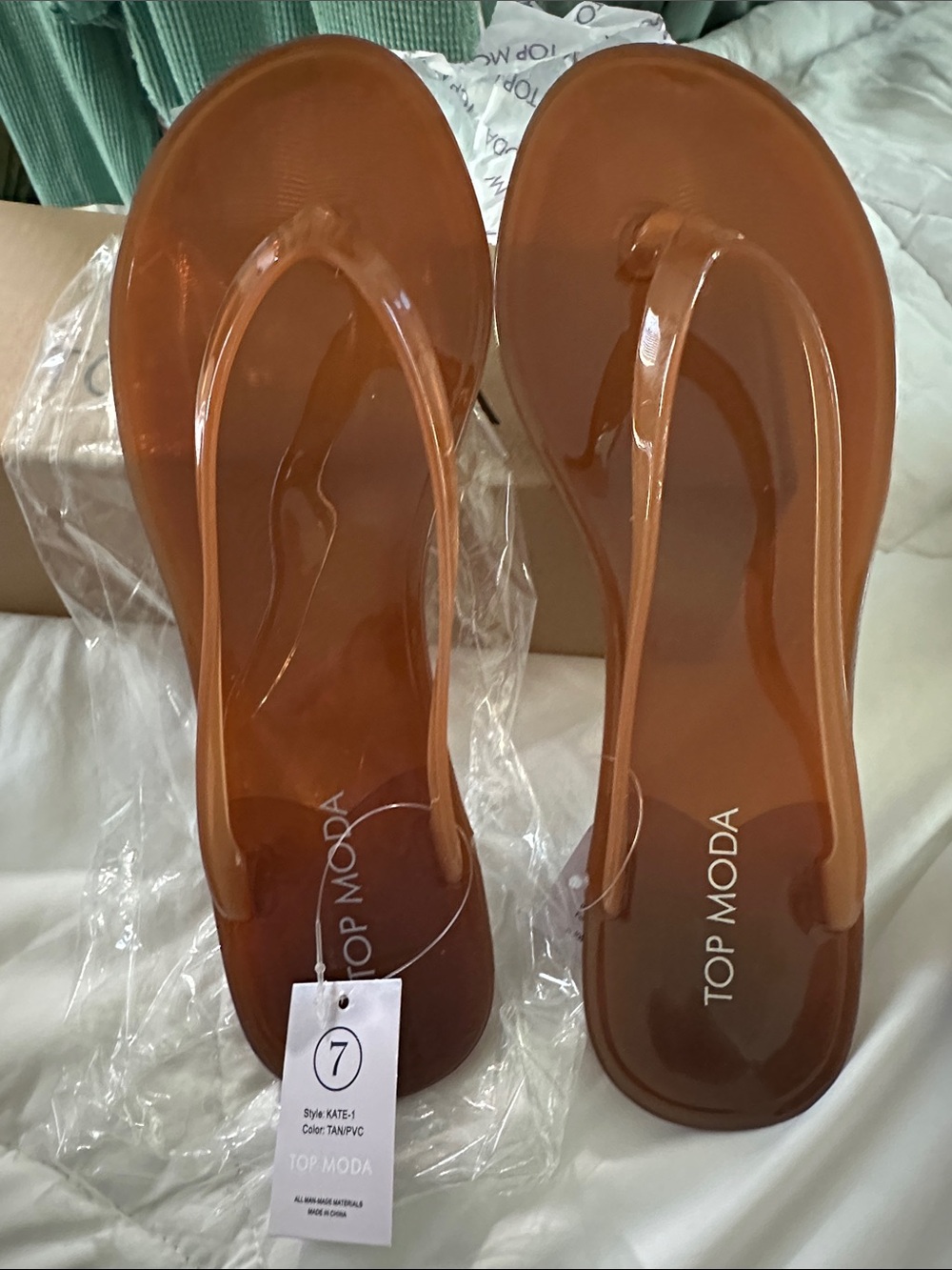 TOP Moda Tan Jelly Flip Flops